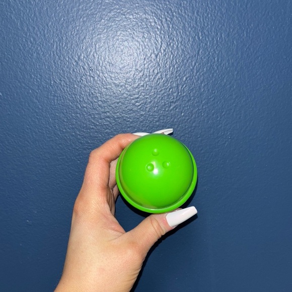 Vintage little tykes Baby Rattle Pepper Shaker Green Toy - Picture 2 of 5